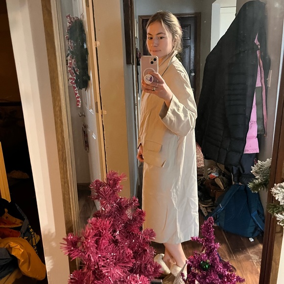 vintage trench coat - Picture 4 of 10